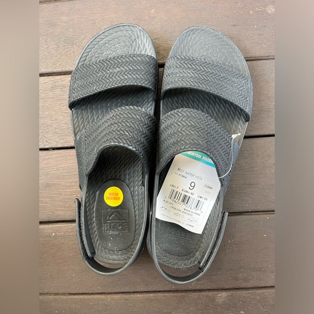 Reef Water Vista Sandals in Black